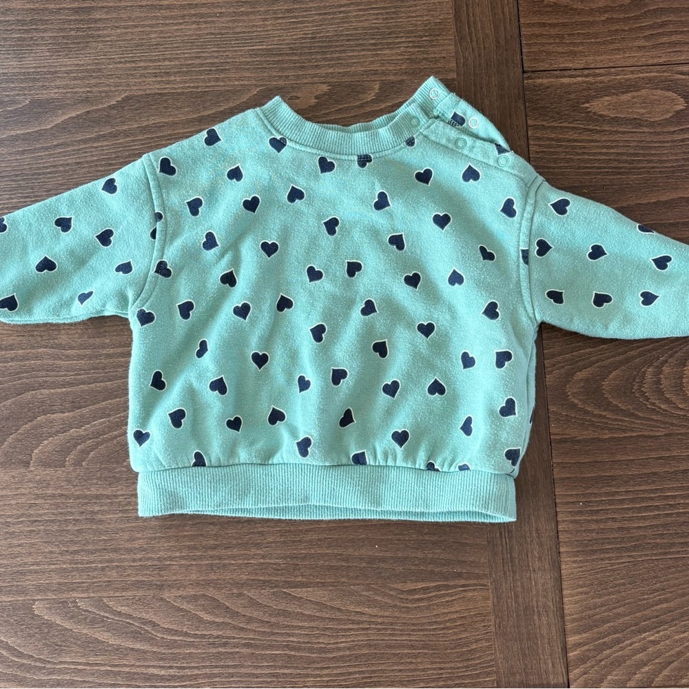 Cat & Jack Green Heart Pattern Sweatshirt